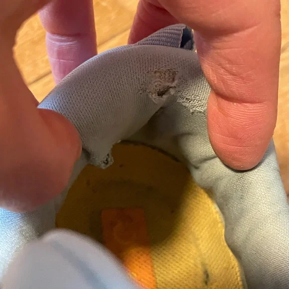 Hoka Women's Gray and Yellow Bondi 8 Running Shoes Size 9.5 - Picture 4 of 16